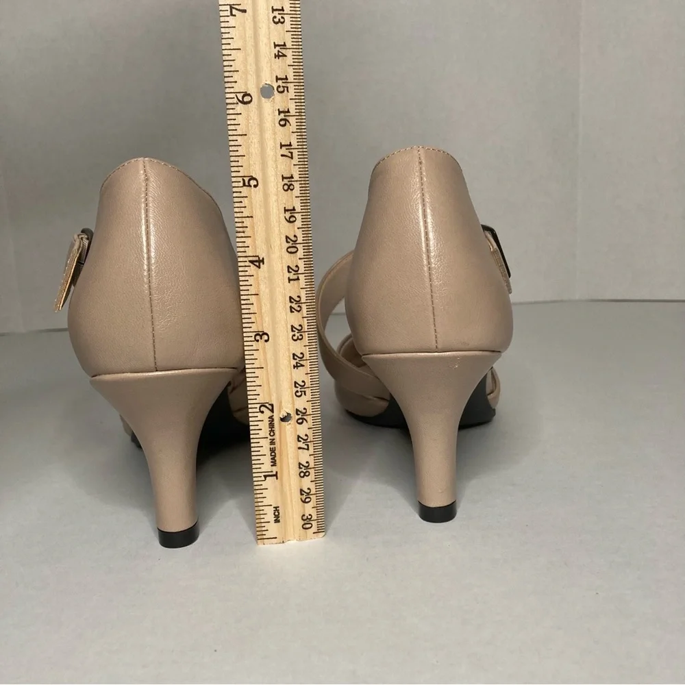 LifeStride Wide Width size 8 Taupe 2.5 inch heels - Picture 5 of 11